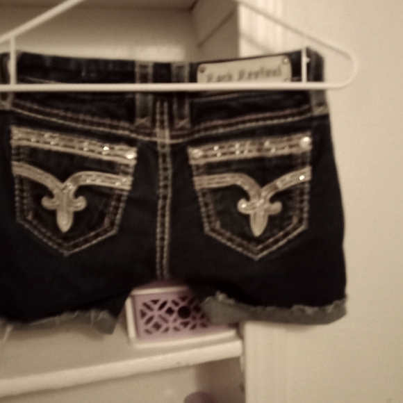 Shorts - Picture 1 of 2